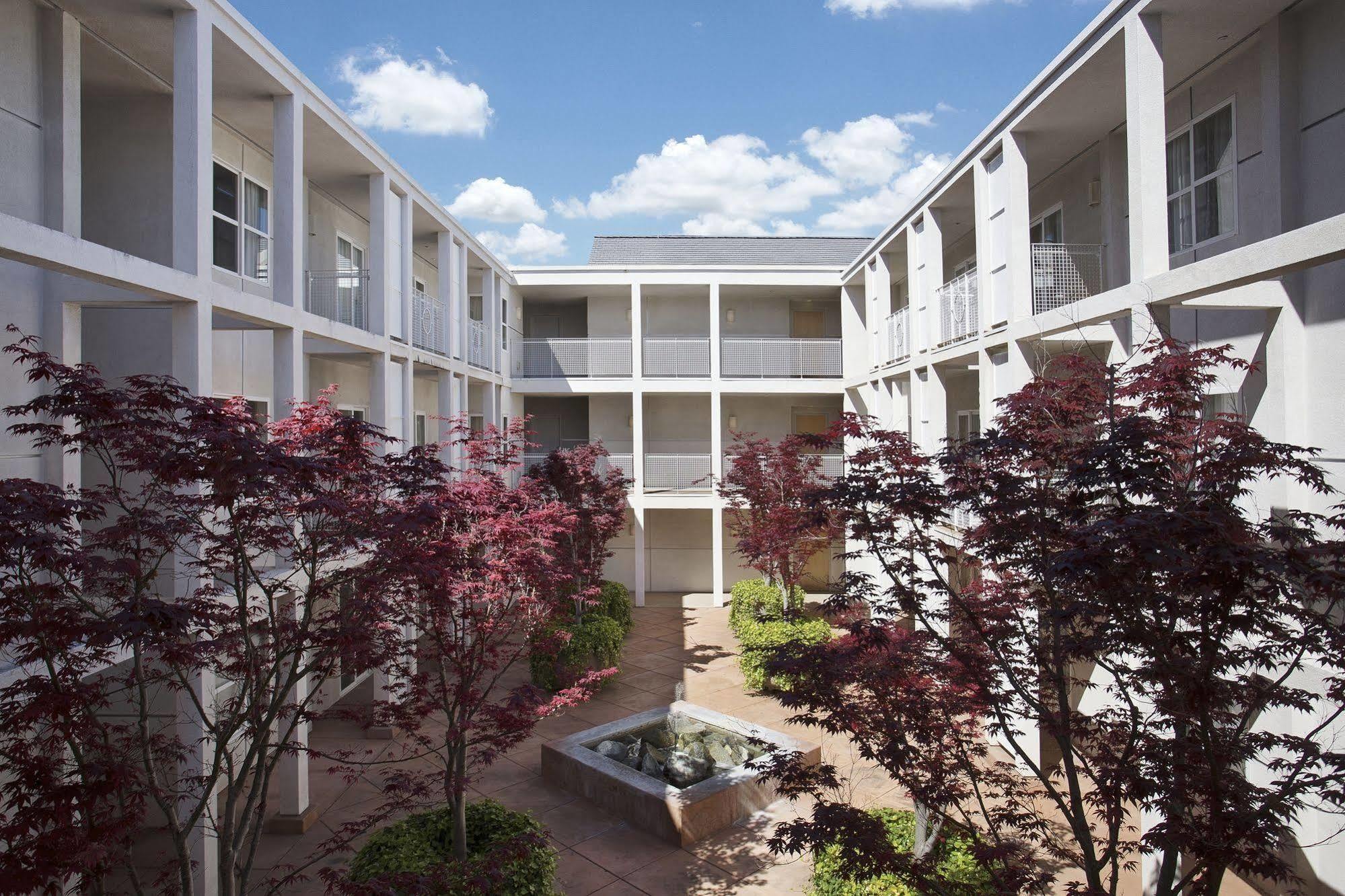 Corporate Inn Sunnyvale - All-Suite Hotel Exterior foto