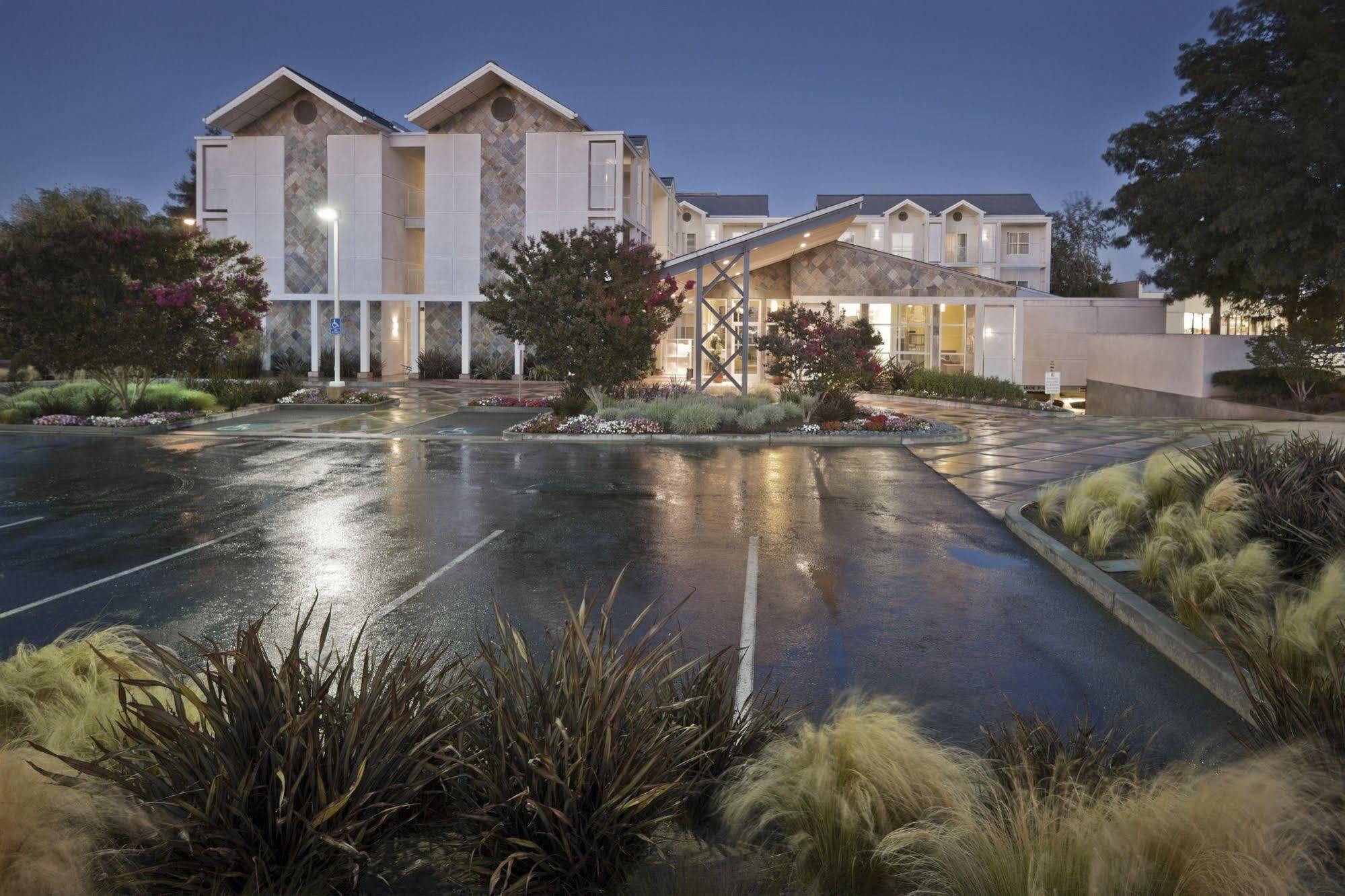 Corporate Inn Sunnyvale - All-Suite Hotel Exterior foto